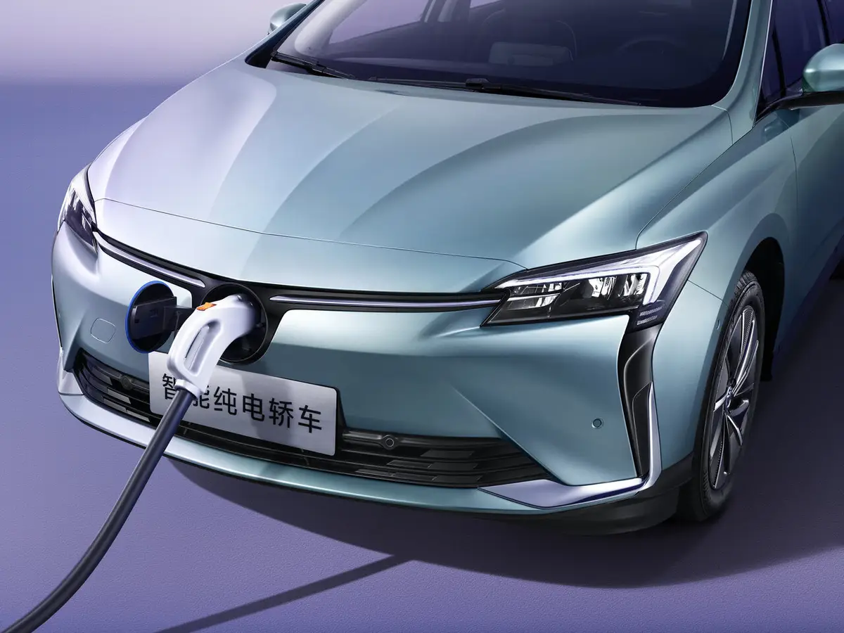 Buick Velite 6 I Facelift