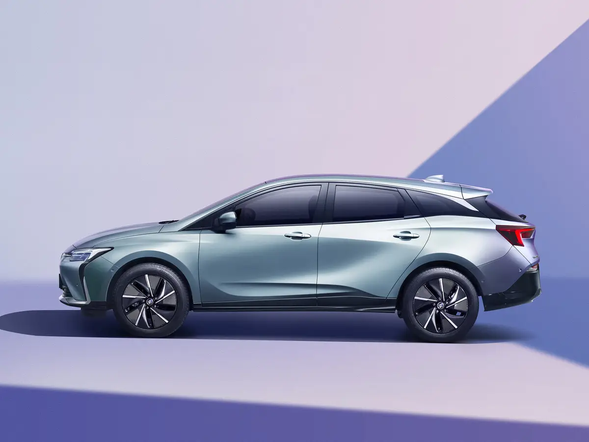 Buick Velite 6 I Facelift