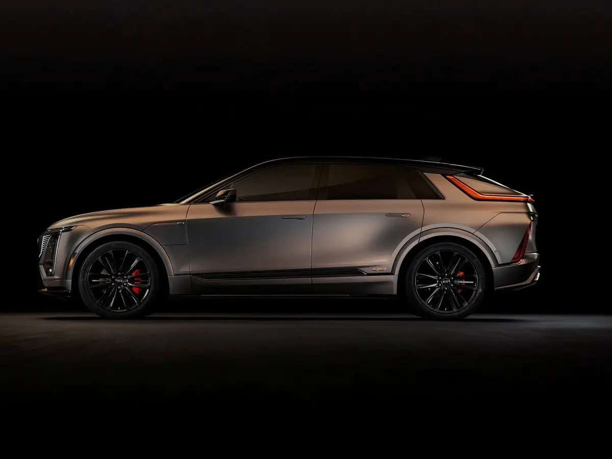 Cadillac Lyriq-V I