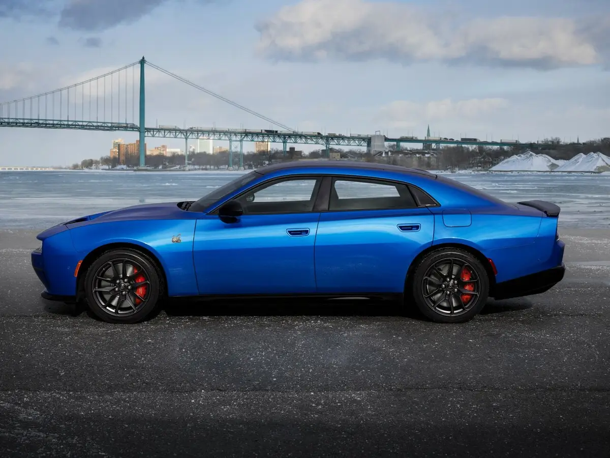 Dodge Charger VIII