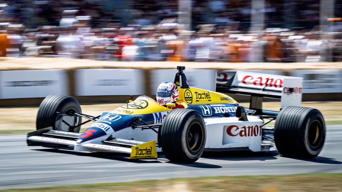 Photo by: Honda / Honda-Powered WIlliams FW11