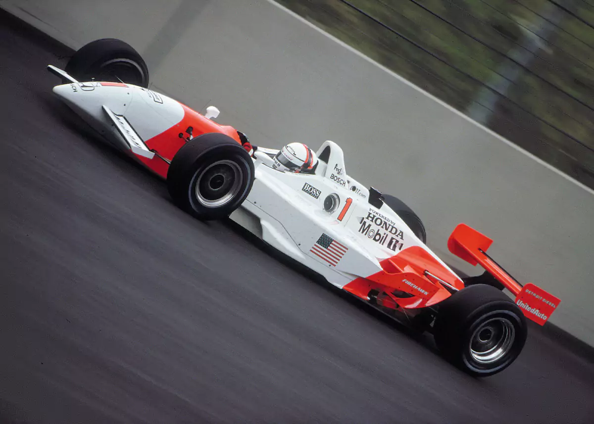 Photo by: Honda / Gil de Ferran’s 2001 IndyCar