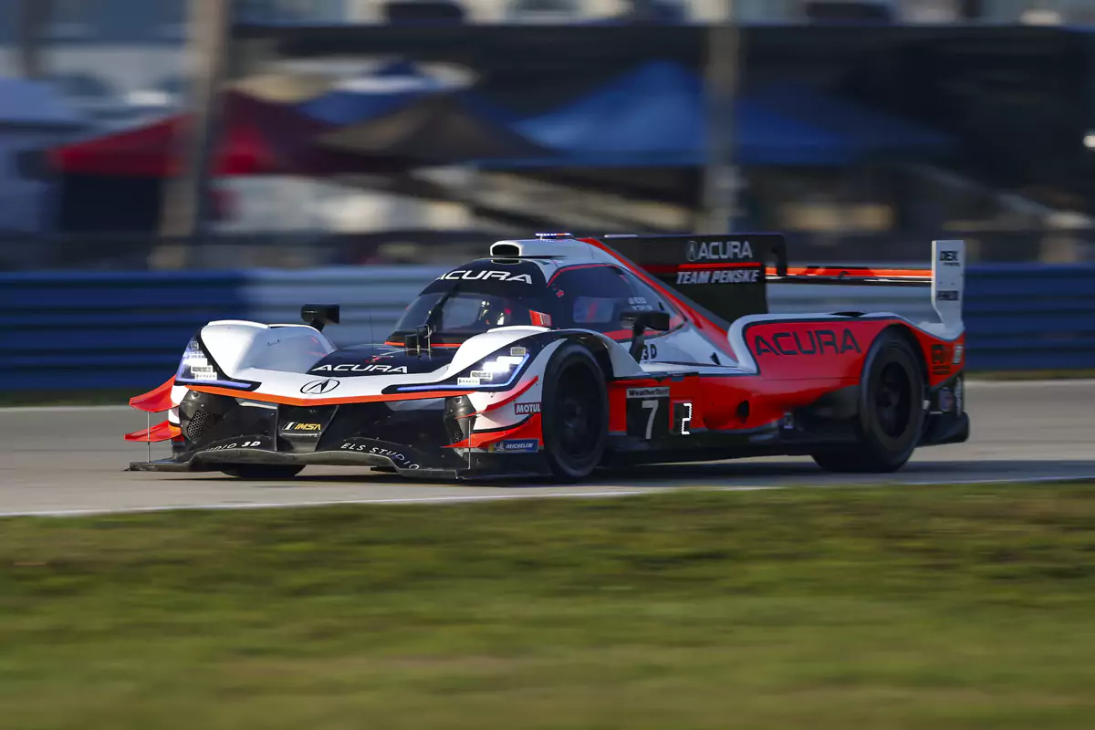 Photo by: Honda / Acura Team Penske ARX-05 Daytona Prototype