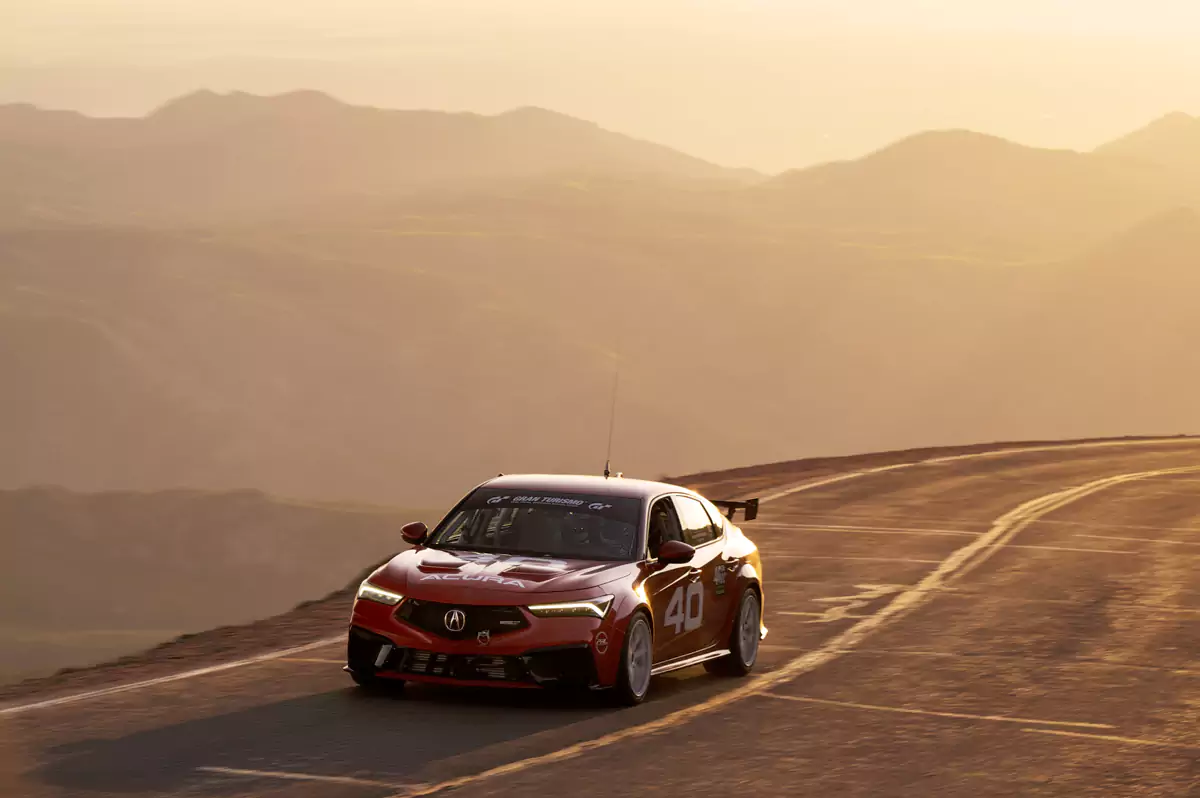Photo by: Honda / Acura Integra Type S DE5 (red livery)
