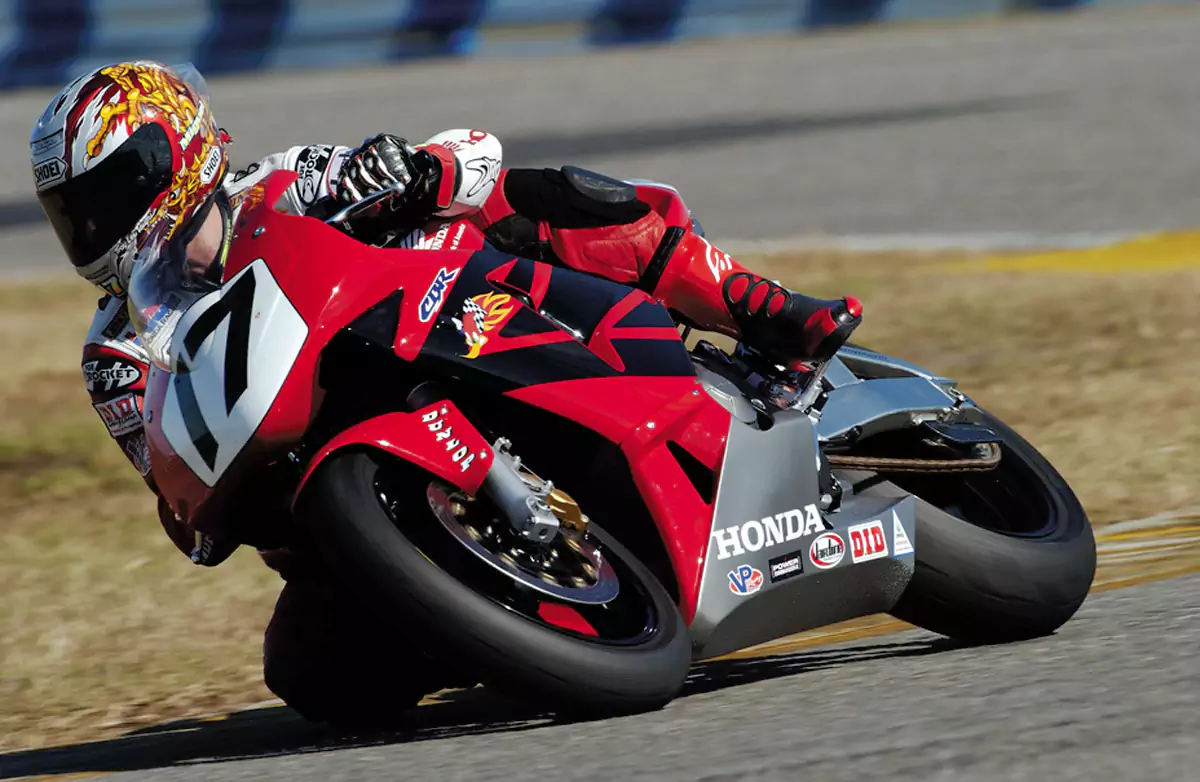Photo by: Honda / 2003 Miguel Duhamel CBR600RR